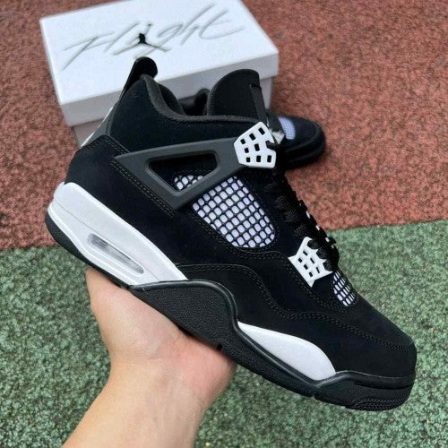 Nikee Jordan Retro 4 White Thunder