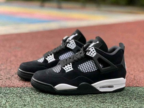 Nikee Jordan Retro 4 White Thunder