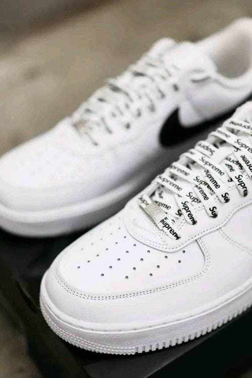 Supreme x Nikee AirForce 1 Low White Black