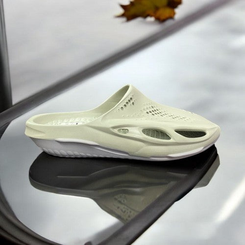 Nikee MMW 005 slide