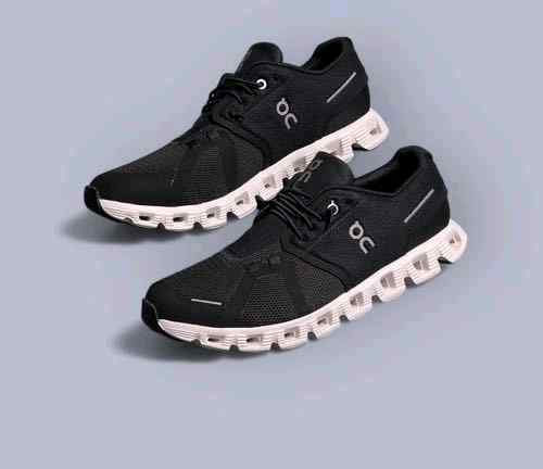 On cloud Running Cloud 5 Black White 951