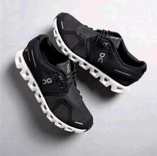 On cloud Running Cloud 5 Black White 951