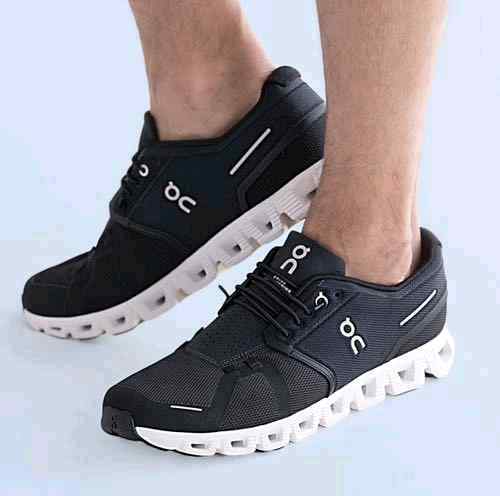 On cloud Running Cloud 5 Black White 951