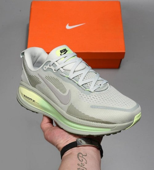 Nikee vomero 18 barley volt grey