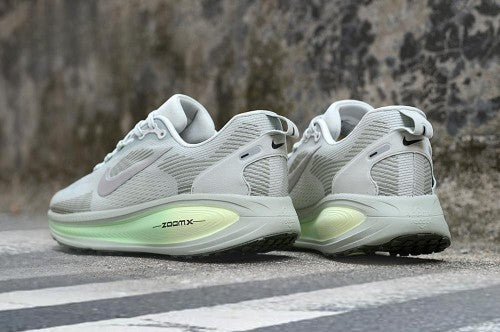 Nikee vomero 18 barley volt grey