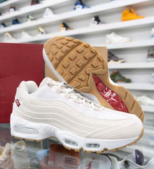 Nikee AirMax 95 OG x Levis Light Orewood Brown