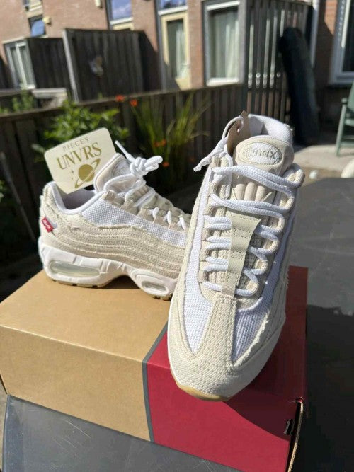 Nikee AirMax 95 OG x Levis Light Orewood Brown