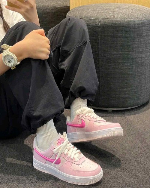 Nikee AirForce 1 07 LX Paw Print