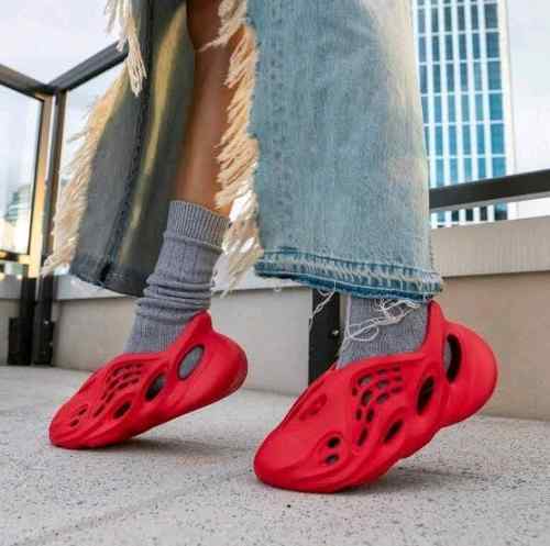 Adidass Yeezy Foam Runner Vermilion