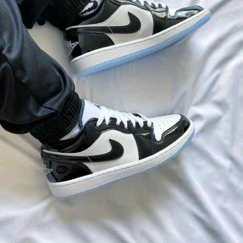 Air Jordan 1 Low Concord