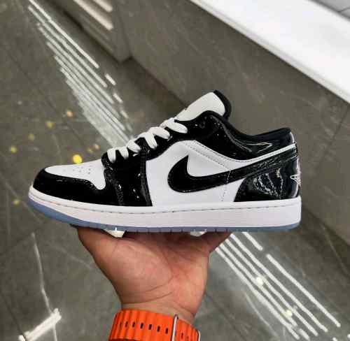Air Jordan 1 Low Concord