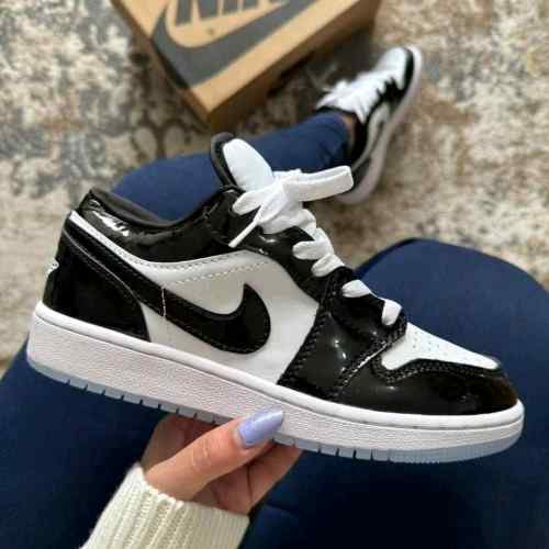 Air Jordan 1 Low Concord