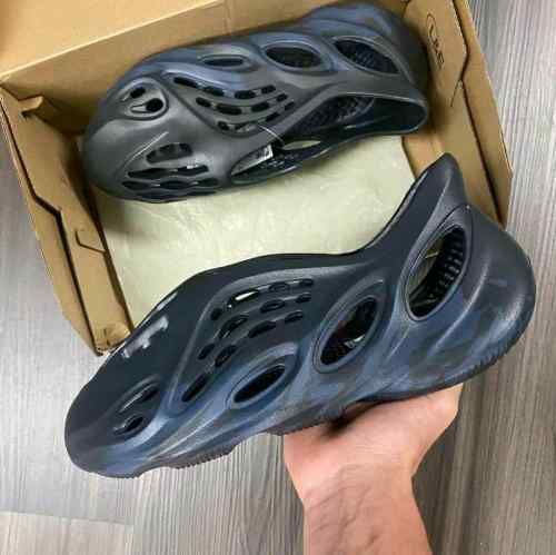 Adidass Yeezy Foam Runner Mineral Blue