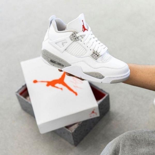 Nike_Air_Jordan_Retro_4_Oreo_Semi_Ua