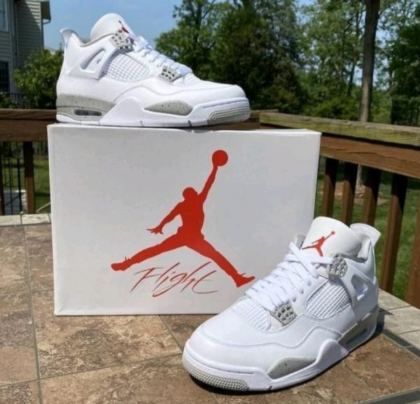 Nike_Air_Jordan_Retro_4_Oreo_Semi_Ua