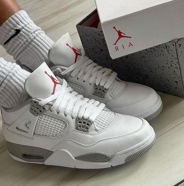 Nike_Air_Jordan_Retro_4_Oreo_Semi_Ua