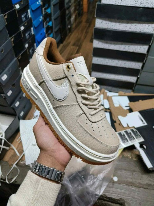 Nikee Airforce 1 low luxe pecan shoe