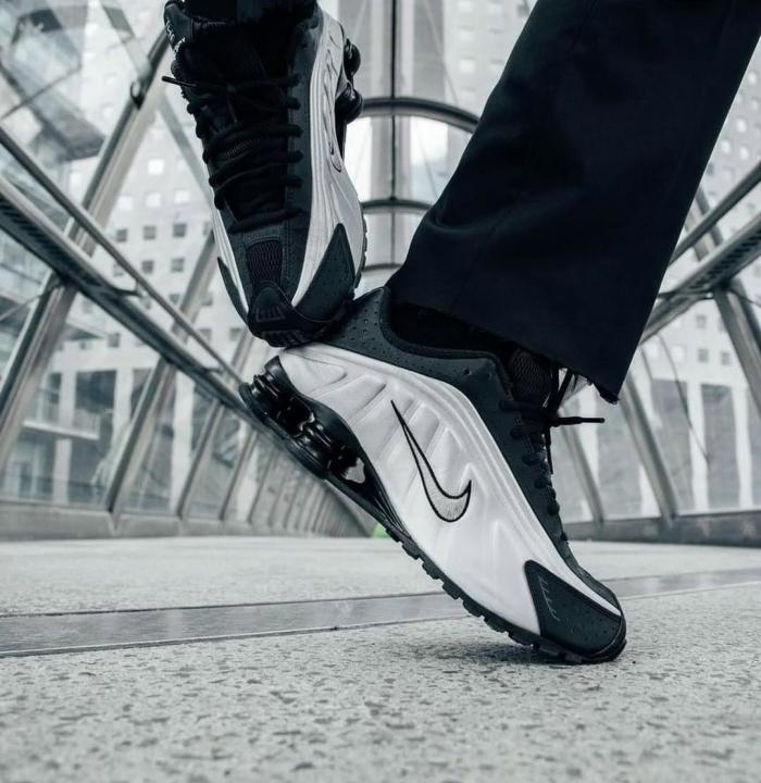 Nike_Shox_R4_Preto 527