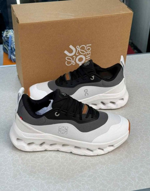 On Running Cloudtilt 2 x Loewe BlackWhitegrey