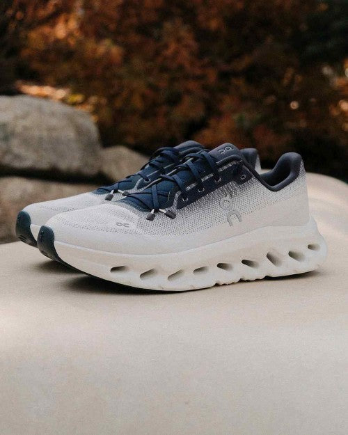 ON Cloudtilt all day trainers in navy