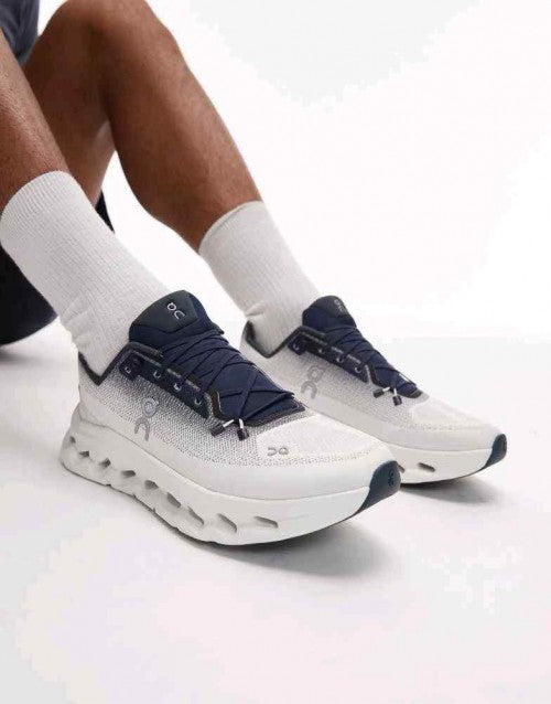 ON Cloudtilt all day trainers in navy