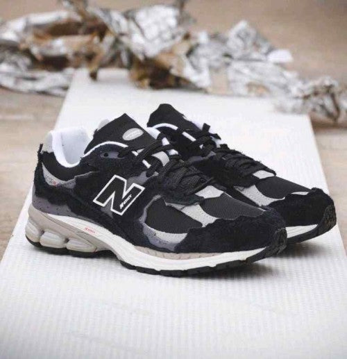 New. Balance 2002R Protection Pack Black White 110