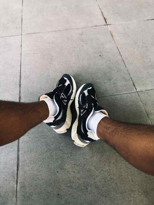 New. Balance 2002R Protection Pack Black White 110