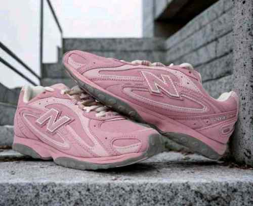 NewBalance 204L pastel Pink for womens
