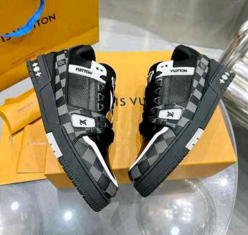 Louiss Vuitton Trainer Black Grey
