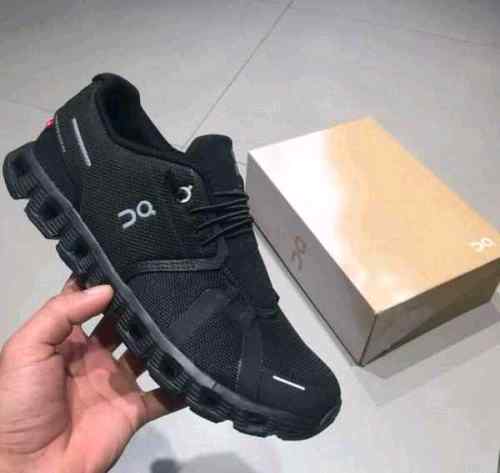 ON CLOUD 5 WATERPROOF RUNNING FULL BLACK