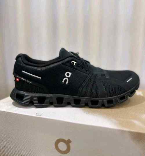 ON CLOUD 5 WATERPROOF RUNNING FULL BLACK