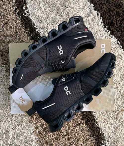 ON CLOUD 5 WATERPROOF RUNNING FULL BLACK