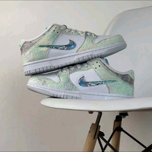 NIKEE SB DUNK LOW X STEAM PUPPET YEAR OF THE DRAGON
