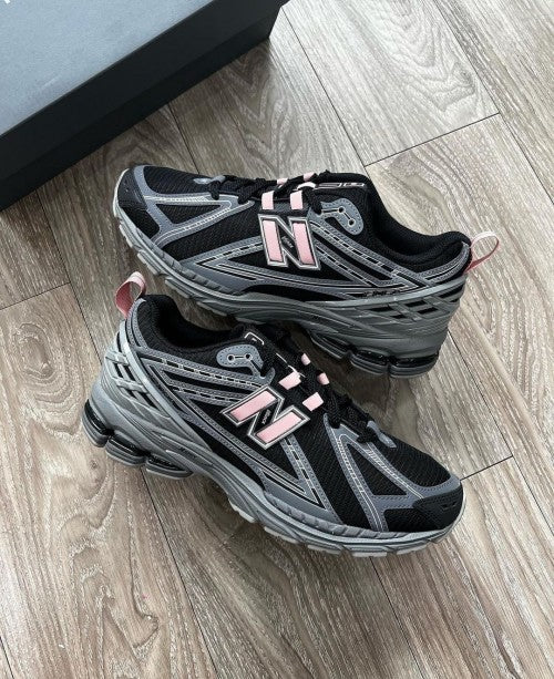 New balance 1906 Black Pink Moon