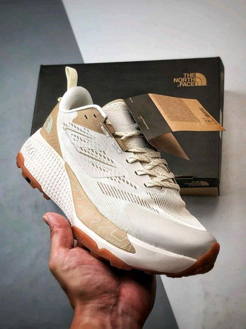 The North facee Altamesa 500 White Tan Gum 5037