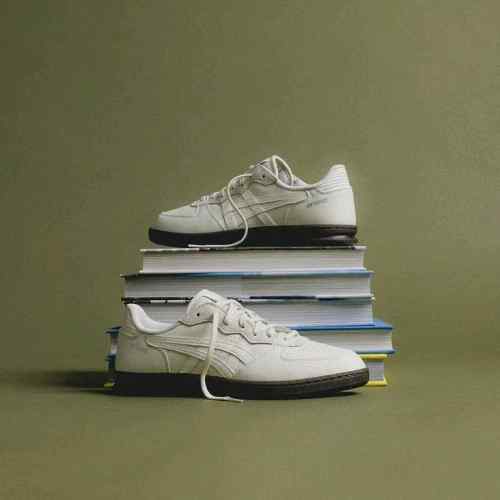 Asic.s Skyhand OG Sneaker For Women s