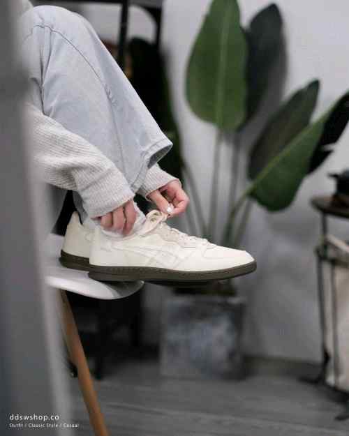 Asic.s Skyhand OG Sneaker For Women s