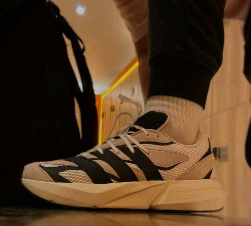 Adidass Lightblaze Sneakers Beige