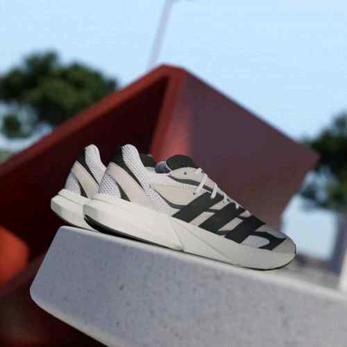 Adidass Lightblaze Sneakers Beige