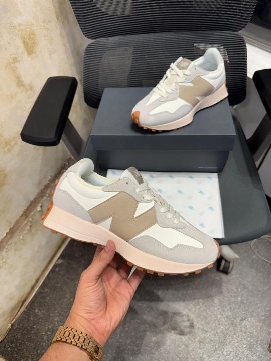 Neww Balance 327 Moonbeam Driftwood 162
