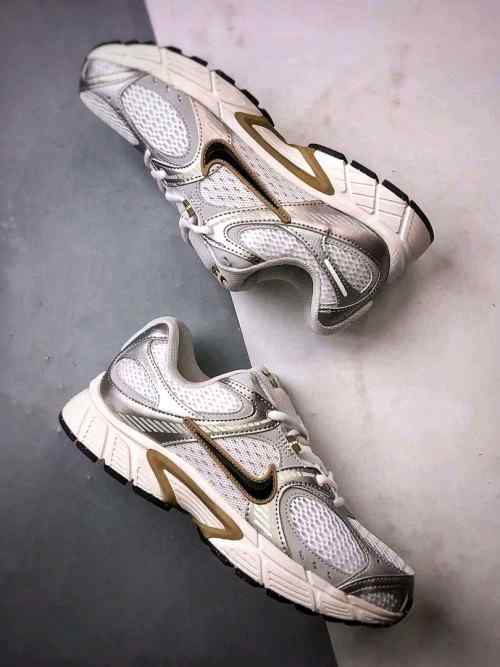 Nik_ee V5 RNR Parachute Beige Metallic Pewter shoes