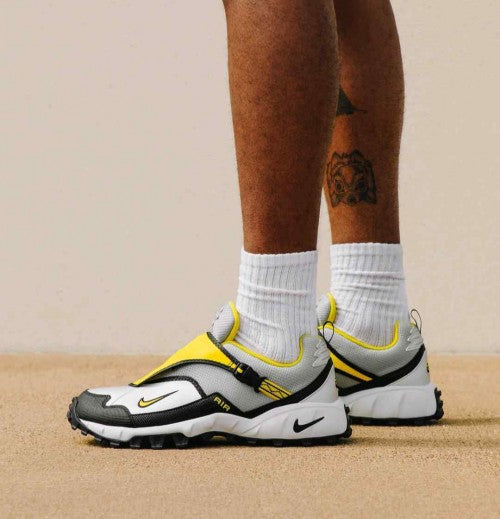 Nikee ACG phassad (blackyellow zest metallic silver)