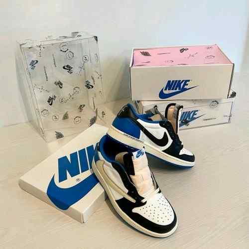 Air Jordan Retro 1 Low Fragment X Travis Scott