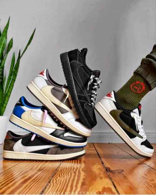 Air Jordan Retro 1 Low Fragment X Travis Scott
