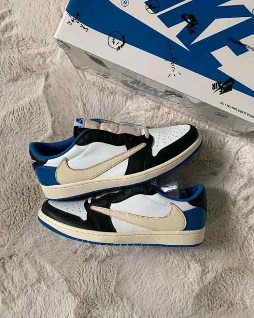 Air Jordan Retro 1 Low Fragment X Travis Scott