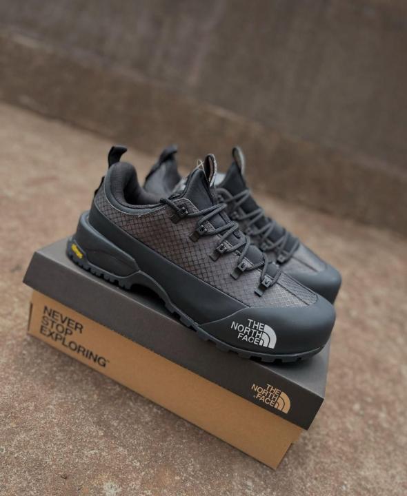 NorthFace Goretex Sneaker Vibram Sole 121
