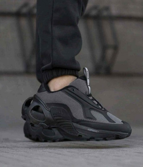 adidass Wonder Runner All Black