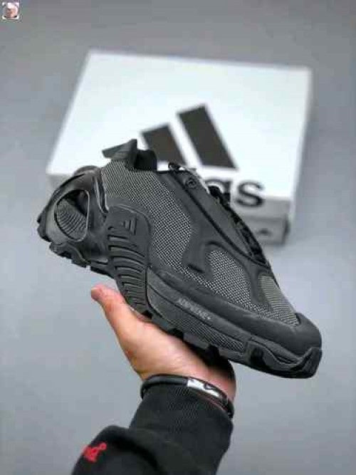 adidass Wonder Runner All Black