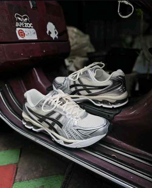Asicss Gel Kayano 14 Black Cream Metallic Plum