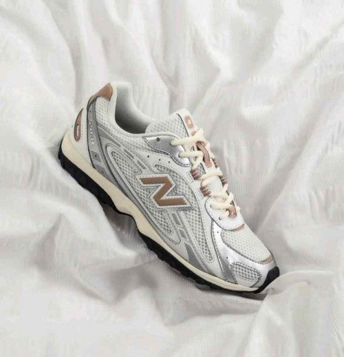 Newbalance 204L silver metallic white and brown